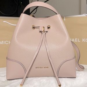 Michael Kors Mercer Gallery MD Bucket Soft Pink💕